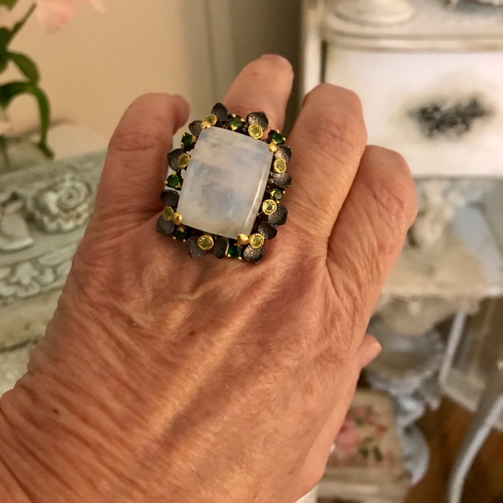 Natural moonstone statement ring - Picture 3 of 8
